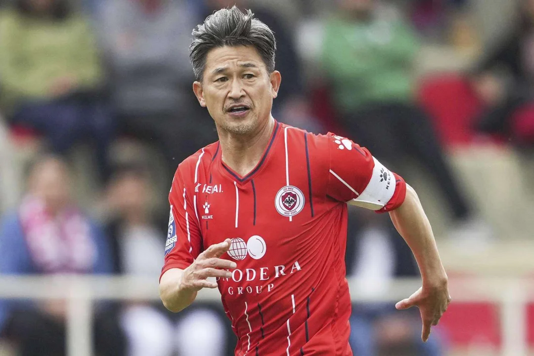Dünyanın En Yaşlı Futbolcusu Kimdir?