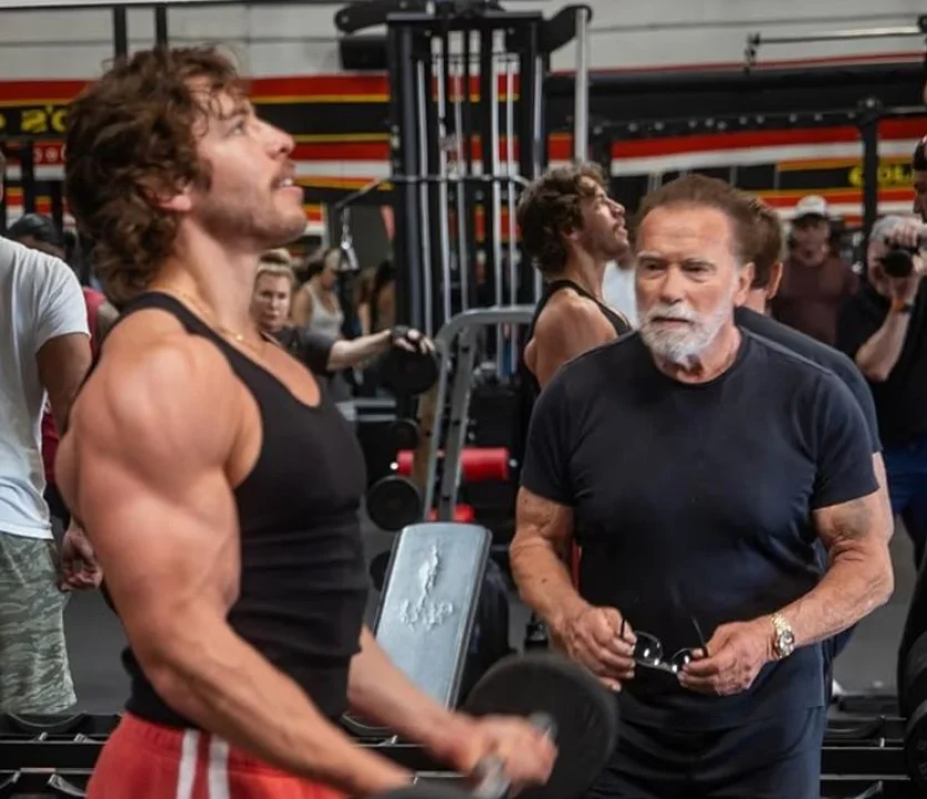 Arnold Schwarzenegger Oğlu Joseph Baena’yı İlk Yarışmasına Hazırlıyor